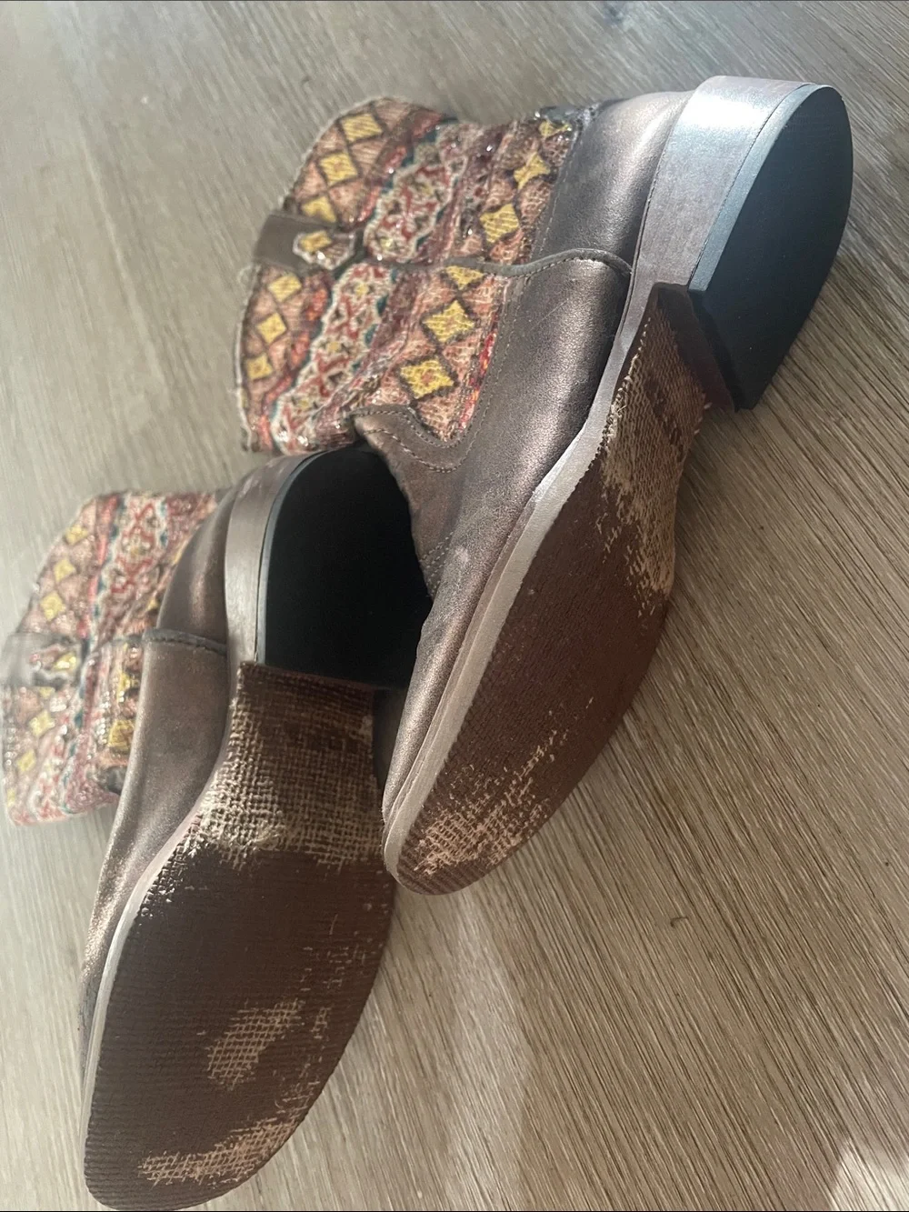 Roper metallic vamp